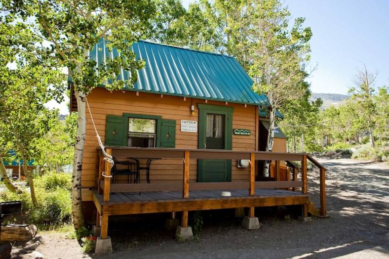 Cabin  Mammoth Lakes