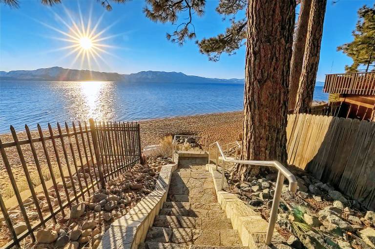 House Zephyr Cove